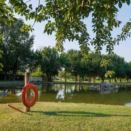 Pannonia Golf & Country Club Bed and Breakfast Alcsutdoboz Eksteriør billede